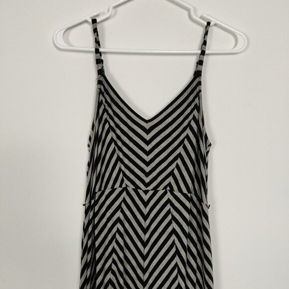 Motherhood Maternity Women's Dress Sz M Black Gray Chevron Cotton Modal Y2K Goth - Picture 2 of 9